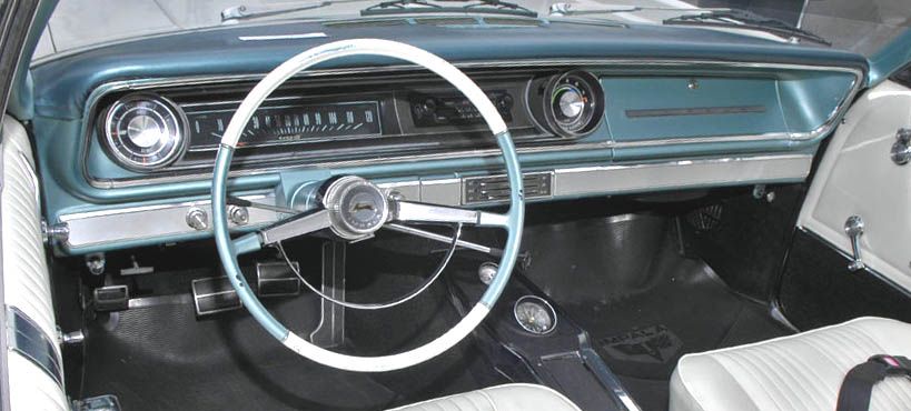 1965 Chevrolet Impala SS, märkligt nog gick man tillbaks i evolutionen med den här designen.