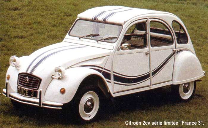 2CV France 3, det märkliga namnet kom från den franska kappseglingsbåten i Americas cup 1983 som hette just så. Dessa var vita med en blå ''våg'' längs sidan.