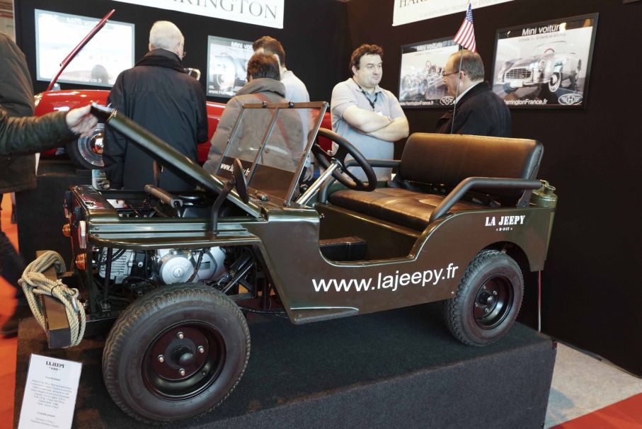 LaJeepy tillverkas i Frankrike och finishen såg mycket bra ut. Kanske något att köpa för den farfar som vill ha åkgräsklipparen i fred. Priset var 2650 euro fritt fabriken nära Paris. www.lajeepy.fr