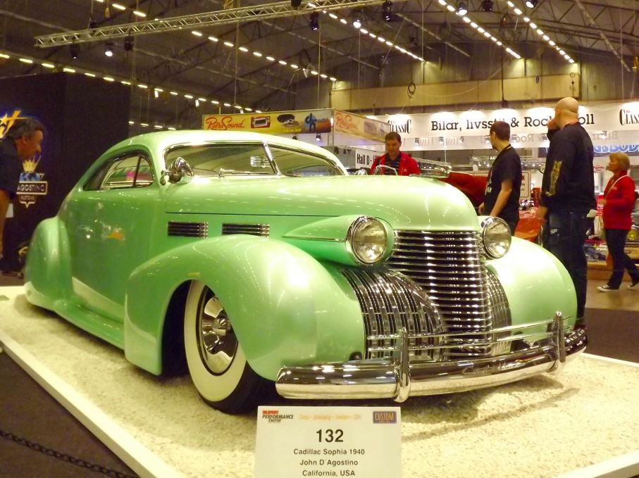 John d'Agostino är ständigt återkommande gäst och i år hade han med sig vackra Sophie, hon är en Cadillac från 1940 som fått linjerna rejält masserade.