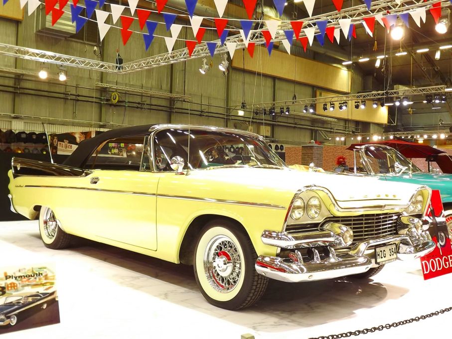 Och lite snygga femtiotalare såklart, tre superfina exemplar från Chryslers utbud 1958, ovan en Dodge