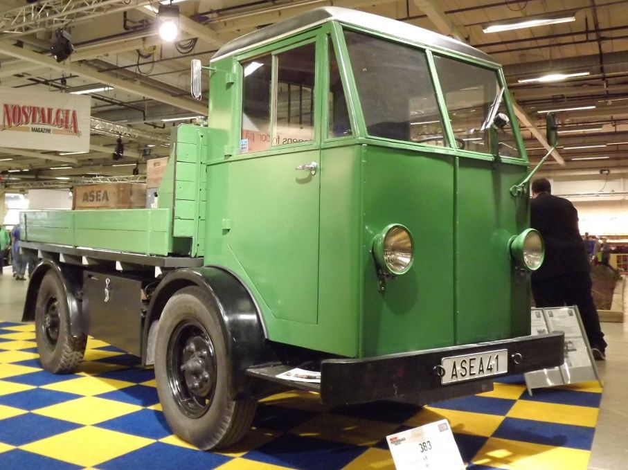 En intressant lastbil stod hos Västra Aros Motorveteraner. Det är en eldriven lastbil från 1941. Dessa byggdes av Svenska Elektrobil AB , ett dotterbolag till Asea under krigsåren.