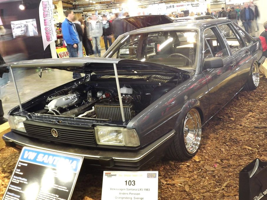 Volkswagen Santana är ett ganska ovanligt stylingobjekt, tja, modellen är ganska ovanlig överhuvudtaget idag.