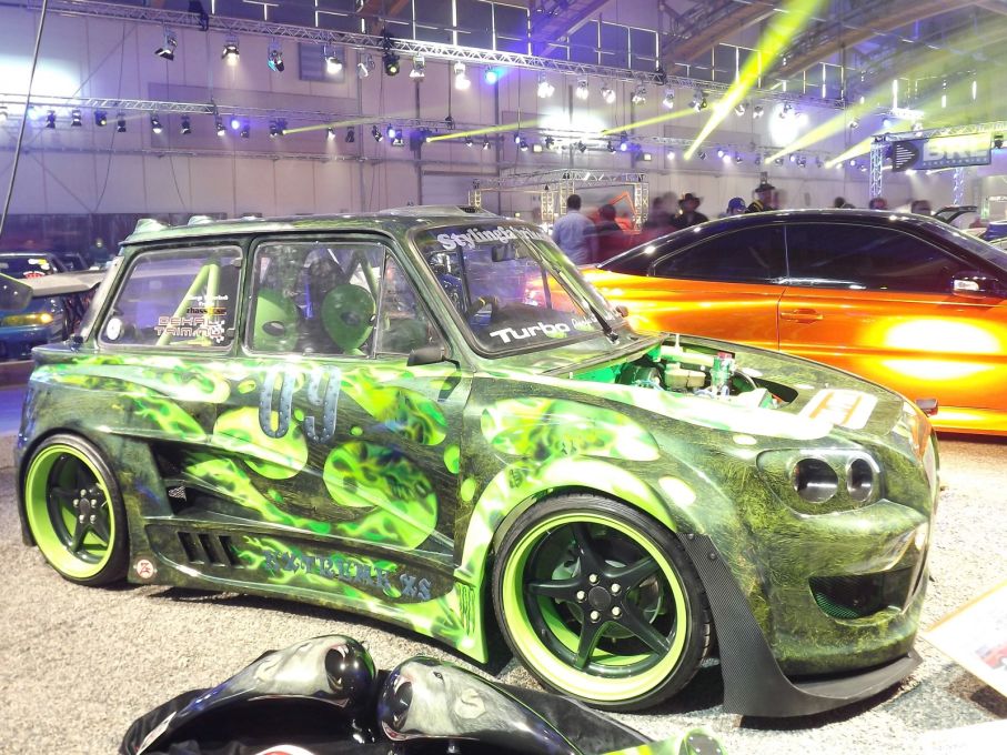 Styling gone wrong... Är det nån som kan se att detta faktiskt varit en Lancia A112 från början?