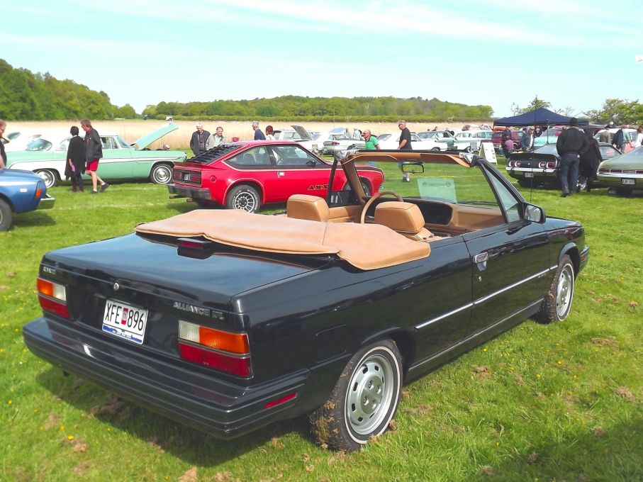 Alliance är en sällsynt udda modell, en Renault 9 som byggdes av AMC i USA och fanns även som cabriolet den sista tiden 1985-87.