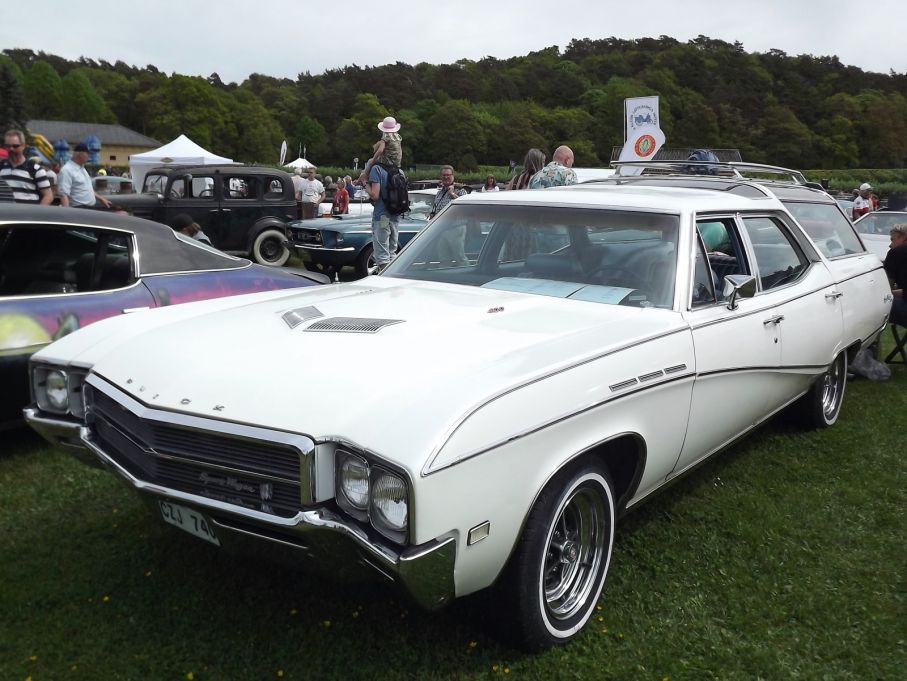 Skylark Sportwagon från 1969, tuff midsizekombi med glasrutor i taket.
