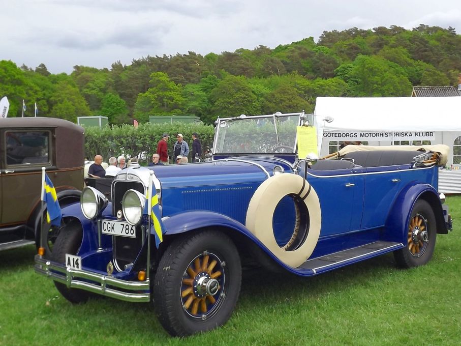 Blandade Buickar, en tourer från 1929, förste ägare var ingen mindre än Kung Gustaf den femte. Då han var en reslig monark försågs bilen med en fyra tum högre vindruta.