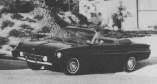 Detta är en Pontiac Tempest från 1961, fast från Howard "Dutch" Darrins studio och kom inte att anammas av Pontiacs designteam.