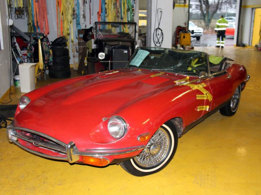 E-type från 1970, en USA-jagga från den här tiden är lätt att känna igen då man hade infört krav på sidomarkeringsljus två år tidigare.