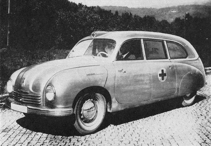Tatra T201 hette denna specialversion av Tatraplan 600, specialbyggd för ambulansbruk 1949.