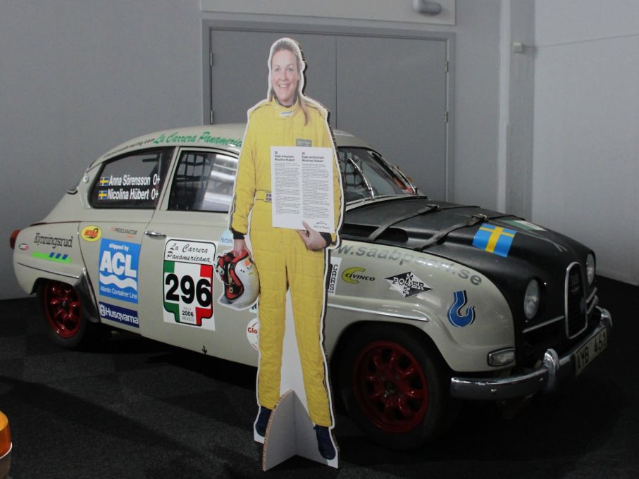 Nicolina Hübinette med Saaben som hon bland annat kört Carrera Panamericana med.