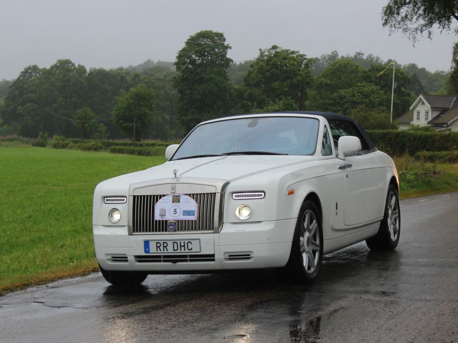 Anders Läck körde den massiva Phantom cabrioleten, taket fick dock stanna uppe hela dan.