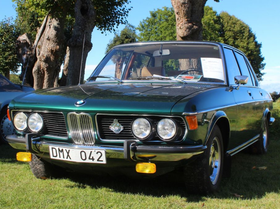 BMW 3,0 var sjuttiotalets Mercedesknäckare, idag ser man sällan dessa stora sedaner.