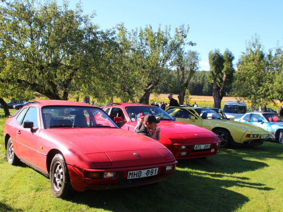 924