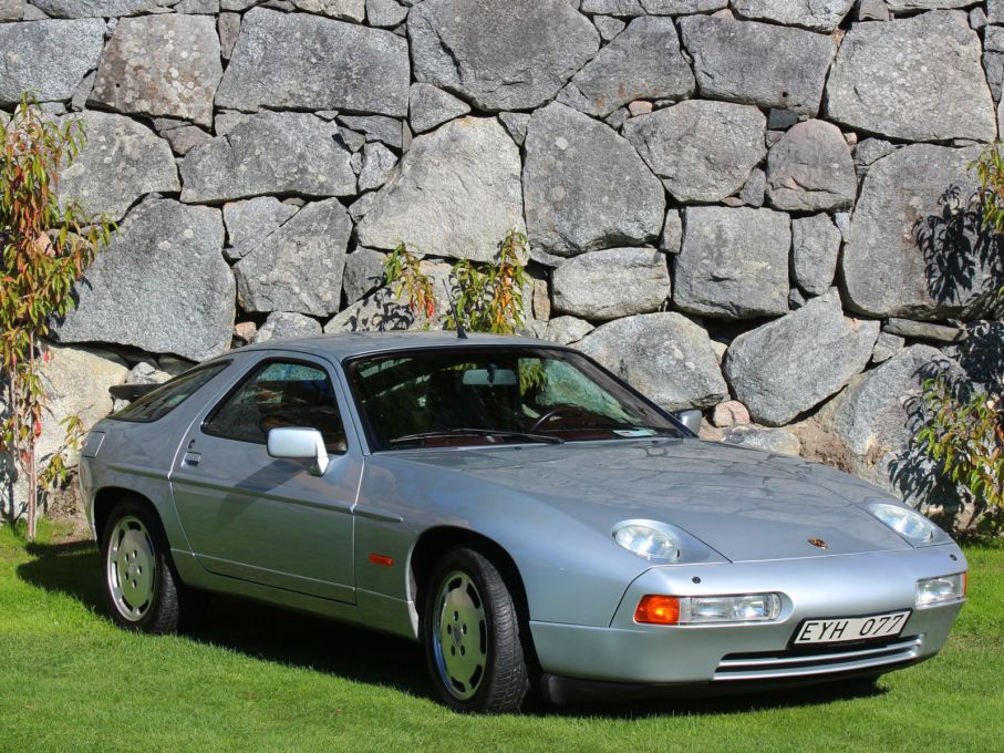 928