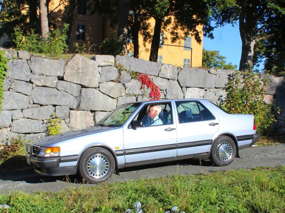 När såg ni en så här prydlig Saab 9000CD sist?