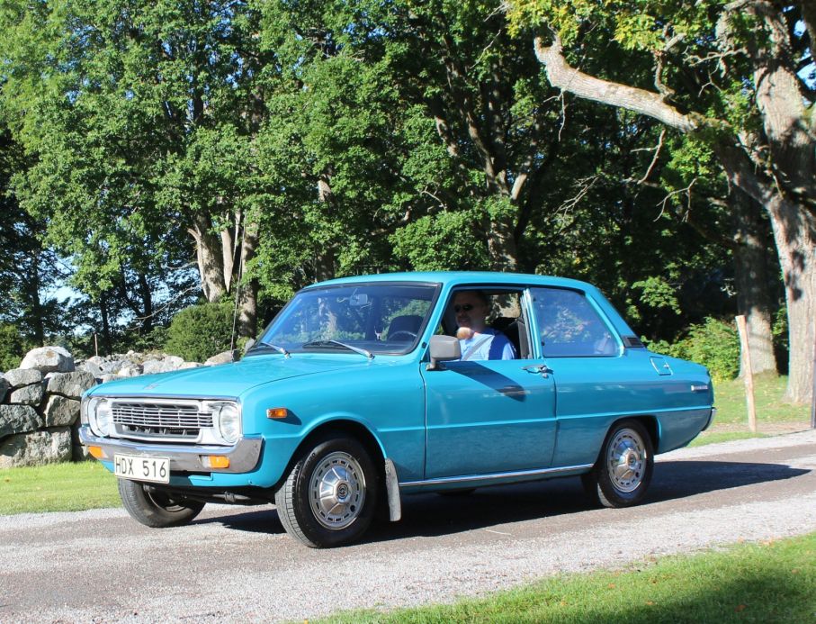 Mazda 1300 från 1975 som dessutom var till salu