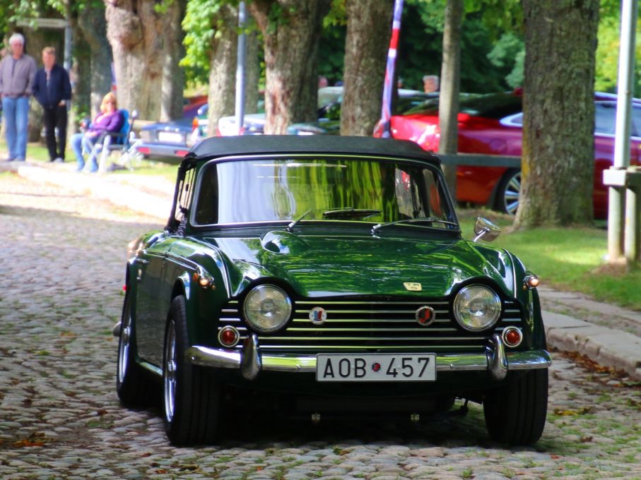 Triumphsportbilar representerades av fordon i segmentet TR4A till TR7