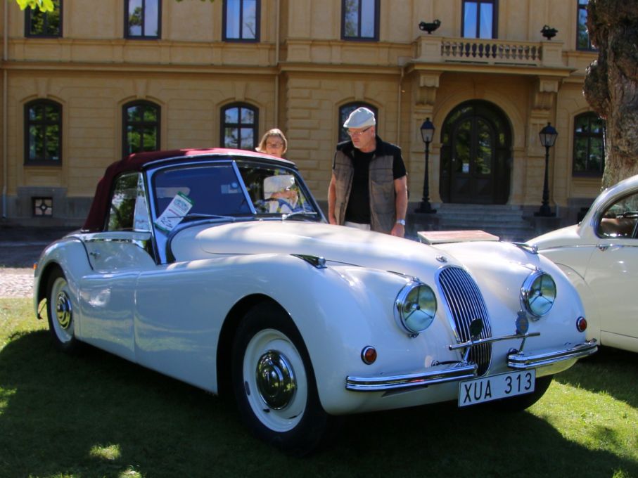Jaguar XK120.