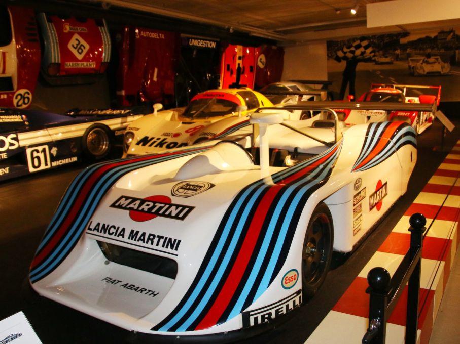Abarth-Lancia LC1 skuklle egentligen tävlat i Grupp 6 men den ströks för 1982 så det blev en grupp C-bil istället. Maskinen hade 450 hästkrafter och en toppfart på närmare 350km/h och det anmärkningsvärda med det är att motorn bara var på 1,4 liter.