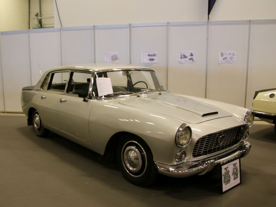 Lancia Flaminia Berlian tillhör inte heller vardagsmat, och då det är en Lancia har den en del överraskande finesser.